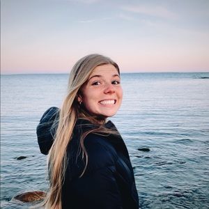 Meet your Posher, Carly